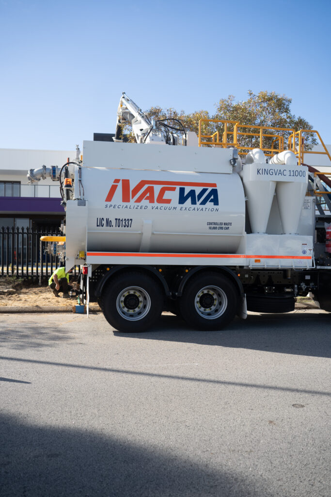 vacuum excavation truck